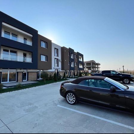 Libertatii Gardens Poolside Airport&Therme Otopeni Dış mekan fotoğraf