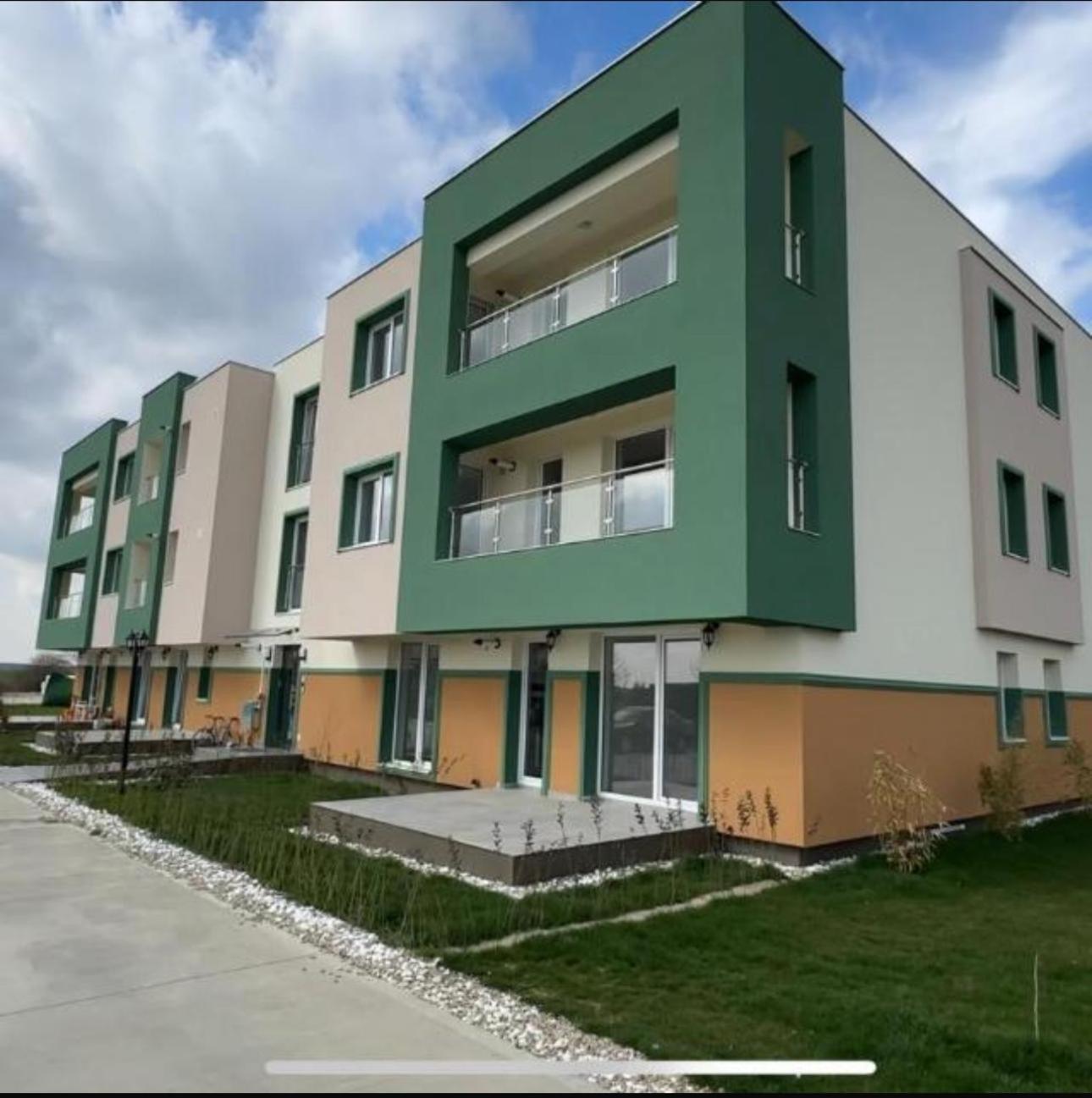Libertatii Gardens Poolside Airport&Therme Otopeni Dış mekan fotoğraf