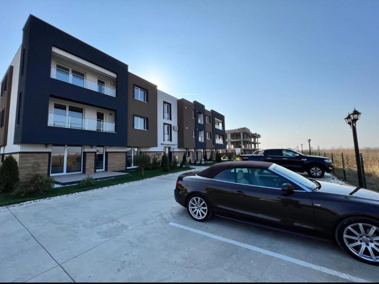 Libertatii Gardens Poolside Airport&Therme Otopeni Dış mekan fotoğraf