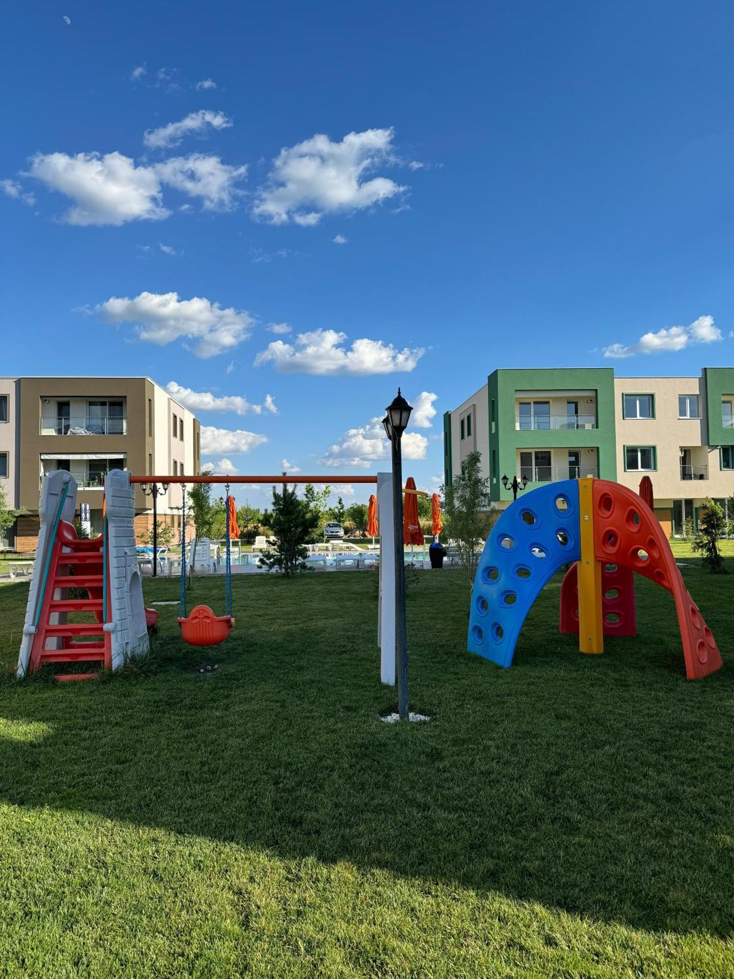 Libertatii Gardens Poolside Airport&Therme Otopeni Dış mekan fotoğraf