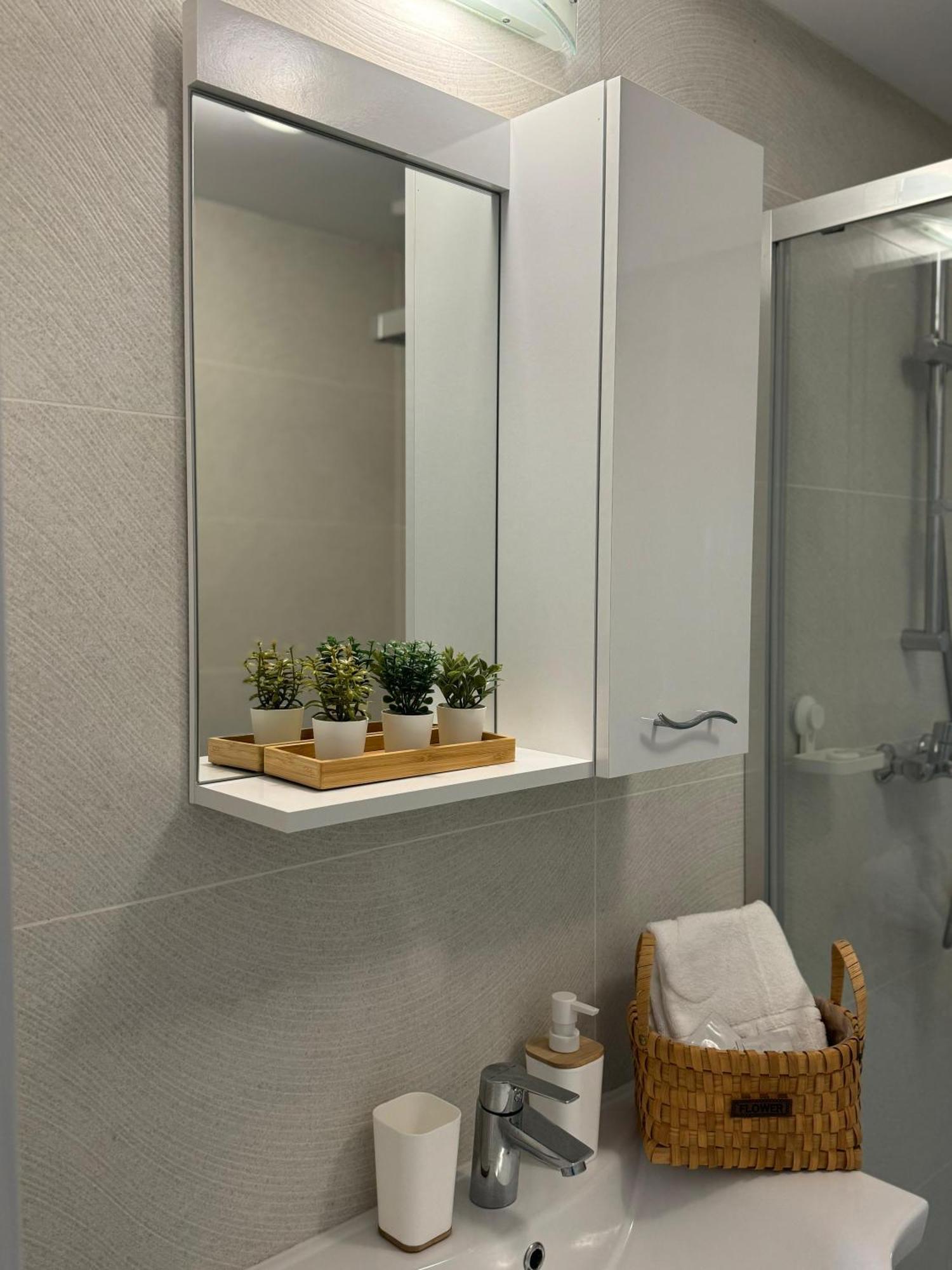 Libertatii Gardens Poolside Airport&Therme Otopeni Dış mekan fotoğraf